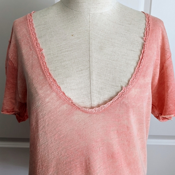 Free People Tee Deep V-Neck Lace Trim Distressed Short Sleeve Coral S NWT - Picture 4 of 13